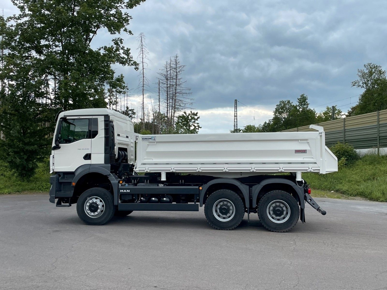 MAN TGS 33.440 6x6 /Euro6 3-Seiten-Kipper EuromixMTP MAN TGS 33.440 6x6 /Euro6 3-Seiten-Kipper EuromixMTP - Kiper: slika MAN TGS 33.440 6x6 /Euro6 3-Seiten-Kipper EuromixMTP MAN TGS 33.440 6x6 /Euro6 3-Seiten-Kipper EuromixMTP - Kiper MAN TGS 33.440 6x6 /Euro6 3-Seiten-Kipper EuromixMTP MAN TGS 33.440 6x6 /Euro6 3-Seiten-Kipper EuromixMTP - Kiper: slika MAN TGS 33.440 6x6 /Euro6 3-Seiten-Kipper EuromixMTP MAN TGS 33.440 6x6 /Euro6 3-Seiten-Kipper EuromixMTP - Kiper
