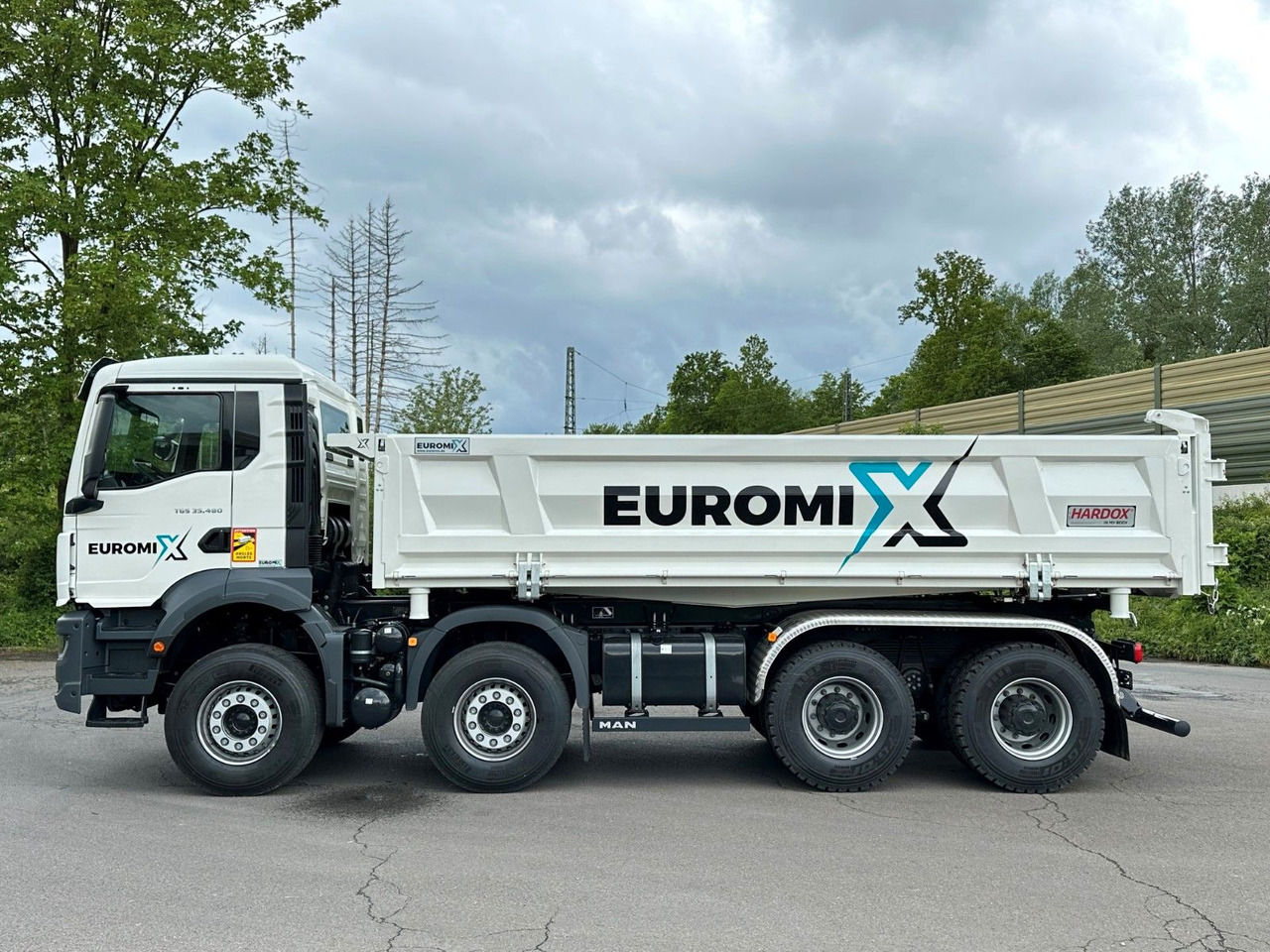 MAN TGS 35.480 8x4 EuromixMTP 2-Seiten-Kipper - Kiper: slika MAN TGS 35.480 8x4 EuromixMTP 2-Seiten-Kipper - Kiper MAN TGS 35.480 8x4 EuromixMTP 2-Seiten-Kipper - Kiper: slika MAN TGS 35.480 8x4 EuromixMTP 2-Seiten-Kipper - Kiper