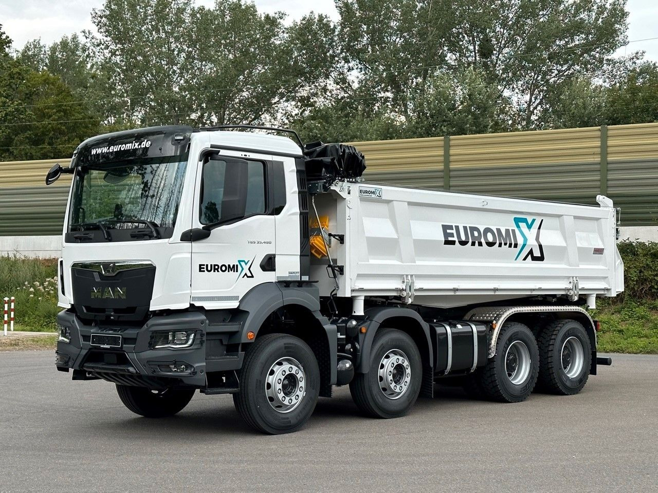 MAN TGS 35.480 8x4 EuromixMTP 3-Seiten-Kipper - Kiper: slika MAN TGS 35.480 8x4 EuromixMTP 3-Seiten-Kipper - Kiper MAN TGS 35.480 8x4 EuromixMTP 3-Seiten-Kipper - Kiper: slika MAN TGS 35.480 8x4 EuromixMTP 3-Seiten-Kipper - Kiper