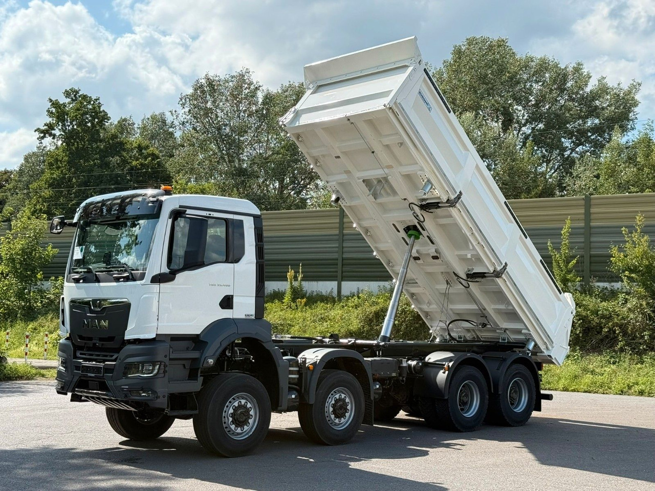 MAN TGS 35.480 8x8 EuromixMTP 3-Seiten-Kipper - Kiper: slika MAN TGS 35.480 8x8 EuromixMTP 3-Seiten-Kipper - Kiper MAN TGS 35.480 8x8 EuromixMTP 3-Seiten-Kipper - Kiper: slika MAN TGS 35.480 8x8 EuromixMTP 3-Seiten-Kipper - Kiper