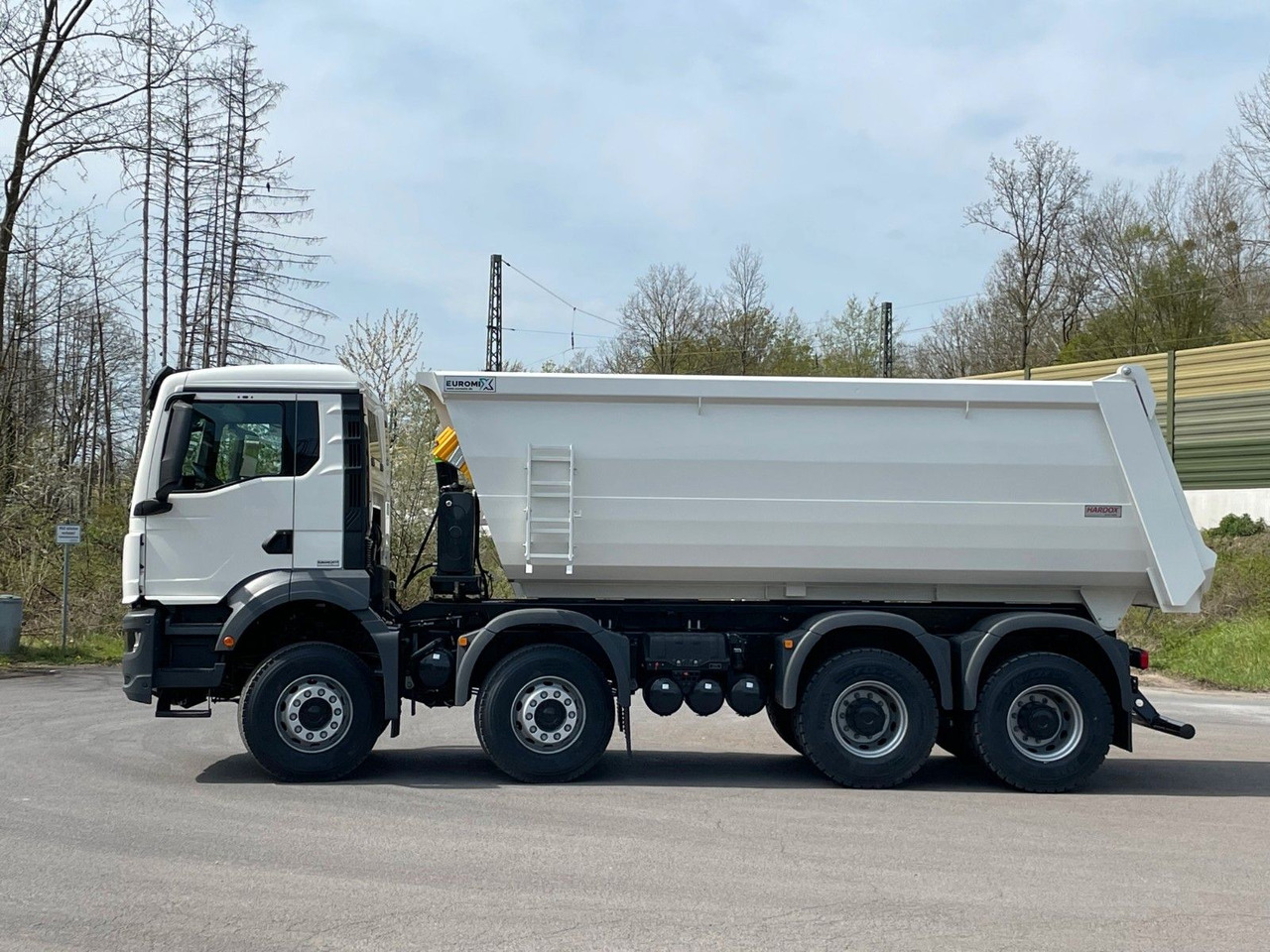 MAN TGS 41.400 8x4 / EUROMIX MTP 20m³/ EURO2 Kipper - Utovarivač s proklizavajućim upravljanjem: slika MAN TGS 41.400 8x4 / EUROMIX MTP 20m³/ EURO2 Kipper - Utovarivač s proklizavajućim upravljanjem MAN TGS 41.400 8x4 / EUROMIX MTP 20m³/ EURO2 Kipper - Utovarivač s proklizavajućim upravljanjem: slika MAN TGS 41.400 8x4 / EUROMIX MTP 20m³/ EURO2 Kipper - Utovarivač s proklizavajućim upravljanjem