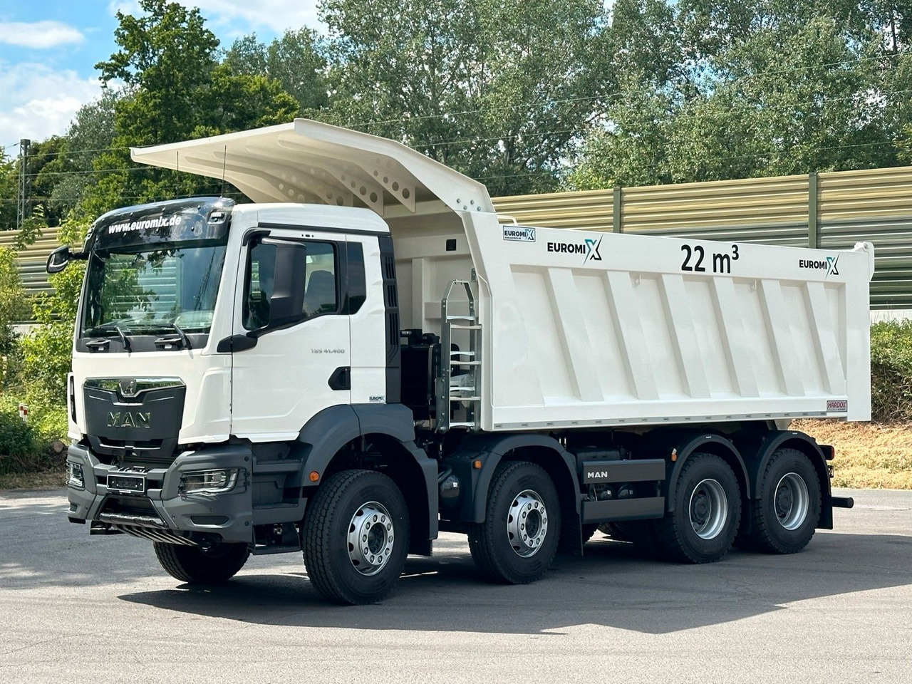 MAN TGS 41.400 8x4 / EUROMIX MTP 22m³/ Eckige Mulde - Kiper: slika MAN TGS 41.400 8x4 / EUROMIX MTP 22m³/ Eckige Mulde - Kiper MAN TGS 41.400 8x4 / EUROMIX MTP 22m³/ Eckige Mulde - Kiper: slika MAN TGS 41.400 8x4 / EUROMIX MTP 22m³/ Eckige Mulde - Kiper