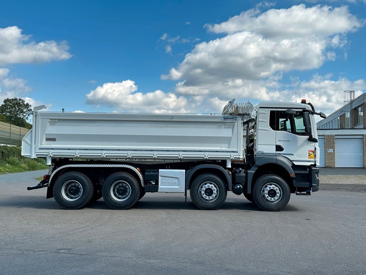 MAN TGS 41.440 8x4 EuromixMTP 3-Seiten-Kipper - Kiper: slika MAN TGS 41.440 8x4 EuromixMTP 3-Seiten-Kipper - Kiper MAN TGS 41.440 8x4 EuromixMTP 3-Seiten-Kipper - Kiper: slika MAN TGS 41.440 8x4 EuromixMTP 3-Seiten-Kipper - Kiper