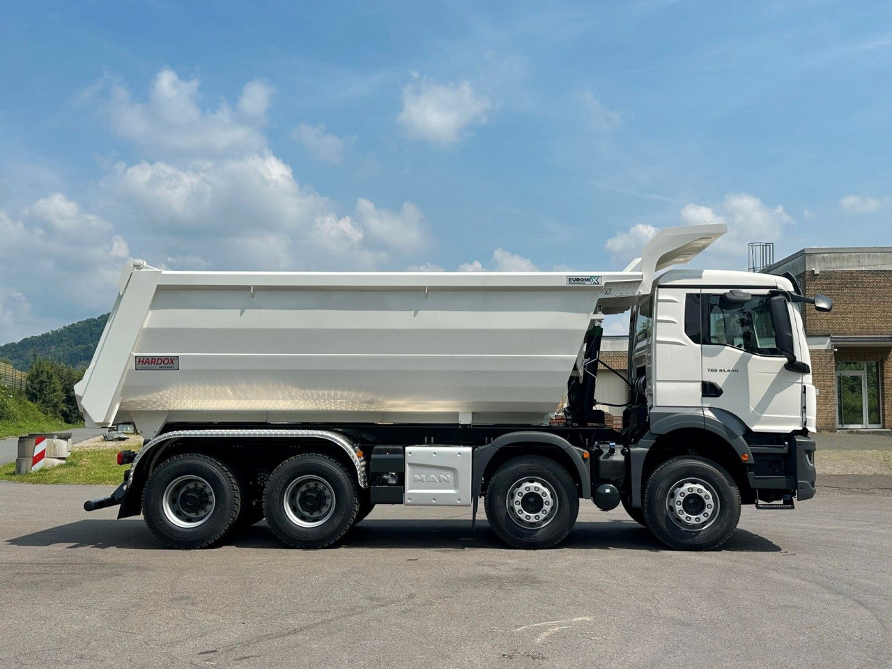 MAN TGS 41.440 8x4 EuromixMTP Mulden-Kipper - Kiper: slika MAN TGS 41.440 8x4 EuromixMTP Mulden-Kipper - Kiper MAN TGS 41.440 8x4 EuromixMTP Mulden-Kipper - Kiper: slika MAN TGS 41.440 8x4 EuromixMTP Mulden-Kipper - Kiper