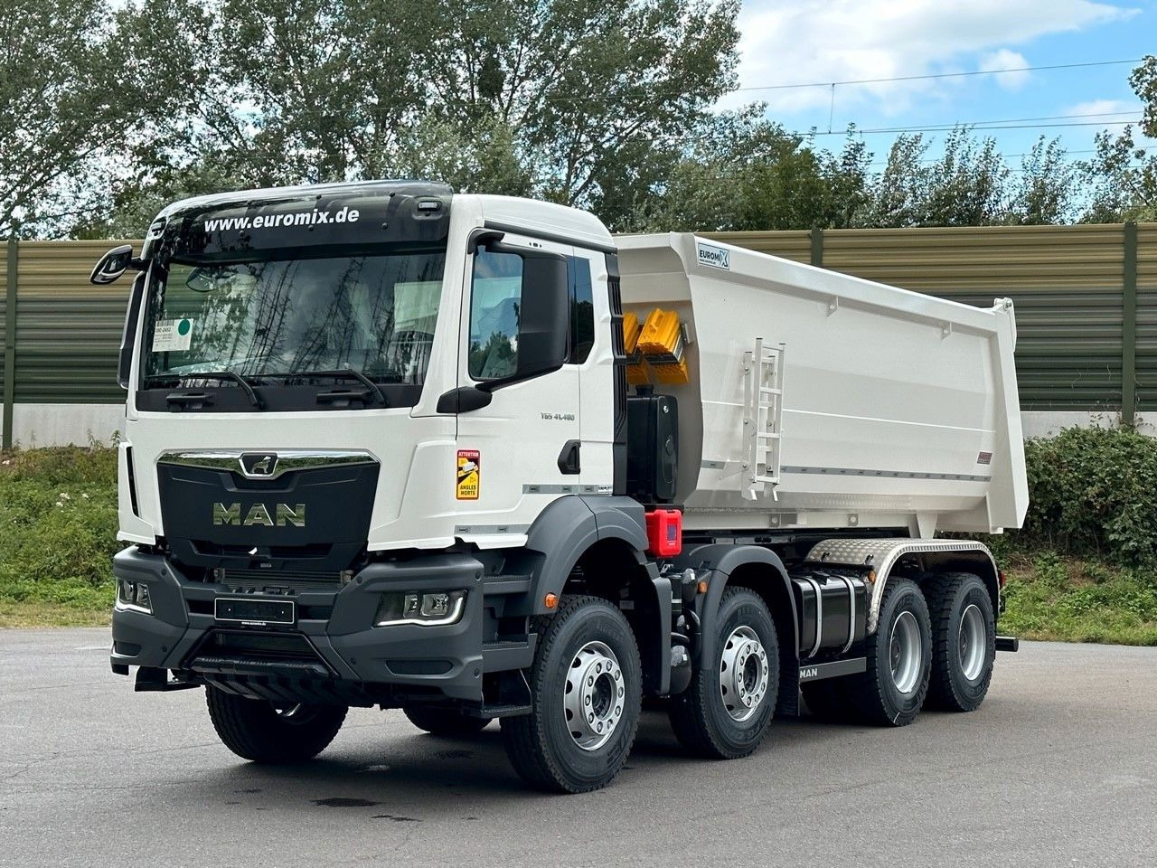 MAN TGS 41.440 8x4 EuromixMTP Mulden-Kipper - Kiper: slika MAN TGS 41.440 8x4 EuromixMTP Mulden-Kipper - Kiper MAN TGS 41.440 8x4 EuromixMTP Mulden-Kipper - Kiper: slika MAN TGS 41.440 8x4 EuromixMTP Mulden-Kipper - Kiper