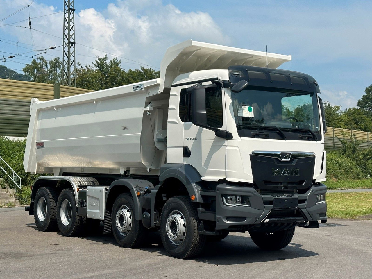 MAN TGS 41.440 8x4 EuromixMTP Mulden-Kipper - Kiper: slika MAN TGS 41.440 8x4 EuromixMTP Mulden-Kipper - Kiper MAN TGS 41.440 8x4 EuromixMTP Mulden-Kipper - Kiper: slika MAN TGS 41.440 8x4 EuromixMTP Mulden-Kipper - Kiper