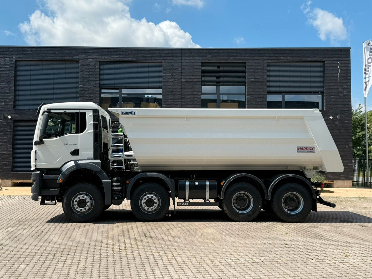 MAN TGS 41.520 BB 8X4 Euromix MuldenKipper Retarder - Kiper: slika MAN TGS 41.520 BB 8X4 Euromix MuldenKipper Retarder - Kiper MAN TGS 41.520 BB 8X4 Euromix MuldenKipper Retarder - Kiper: slika MAN TGS 41.520 BB 8X4 Euromix MuldenKipper Retarder - Kiper