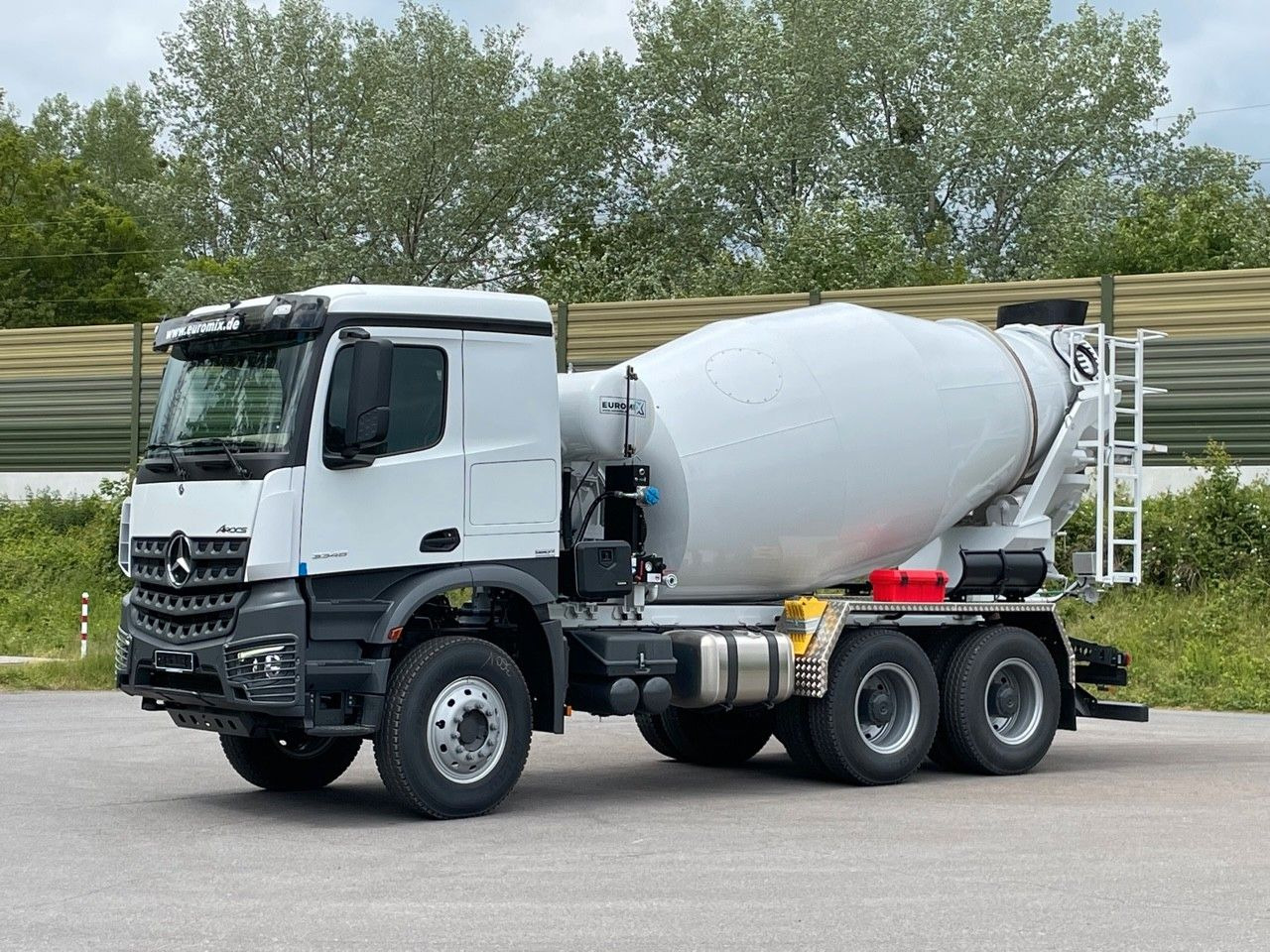 Mercedes-Benz 3348 6X4 Arcos 5 EuromixMTP EM 9 R - Automješalica: slika Mercedes-Benz 3348 6X4 Arcos 5 EuromixMTP EM 9 R - Automješalica Mercedes-Benz 3348 6X4 Arcos 5 EuromixMTP EM 9 R - Automješalica: slika Mercedes-Benz 3348 6X4 Arcos 5 EuromixMTP EM 9 R - Automješalica