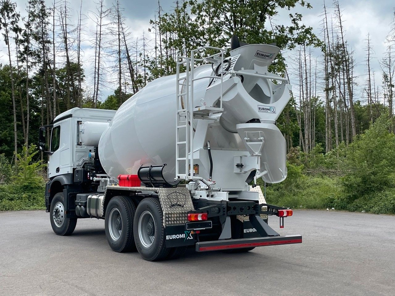 Mercedes-Benz 3348 6X4 Arcos 5 EuromixMTP EM 9 R - Automješalica: slika Mercedes-Benz 3348 6X4 Arcos 5 EuromixMTP EM 9 R - Automješalica Mercedes-Benz 3348 6X4 Arcos 5 EuromixMTP EM 9 R - Automješalica: slika Mercedes-Benz 3348 6X4 Arcos 5 EuromixMTP EM 9 R - Automješalica