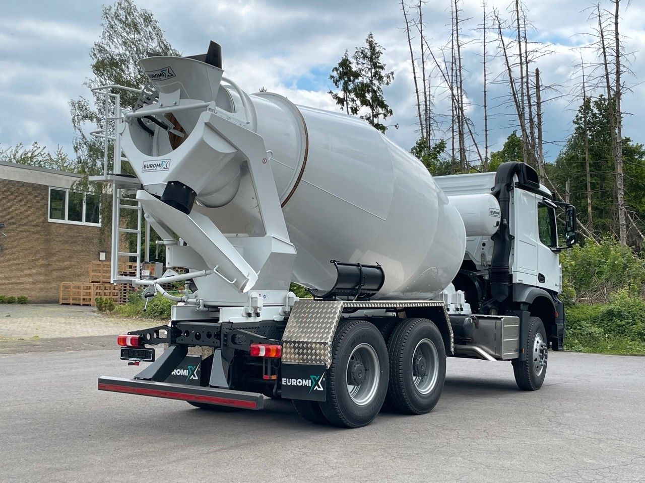 Mercedes-Benz 3348 6X4 Arcos 5 EuromixMTP EM 9 R - Automješalica: slika Mercedes-Benz 3348 6X4 Arcos 5 EuromixMTP EM 9 R - Automješalica Mercedes-Benz 3348 6X4 Arcos 5 EuromixMTP EM 9 R - Automješalica: slika Mercedes-Benz 3348 6X4 Arcos 5 EuromixMTP EM 9 R - Automješalica