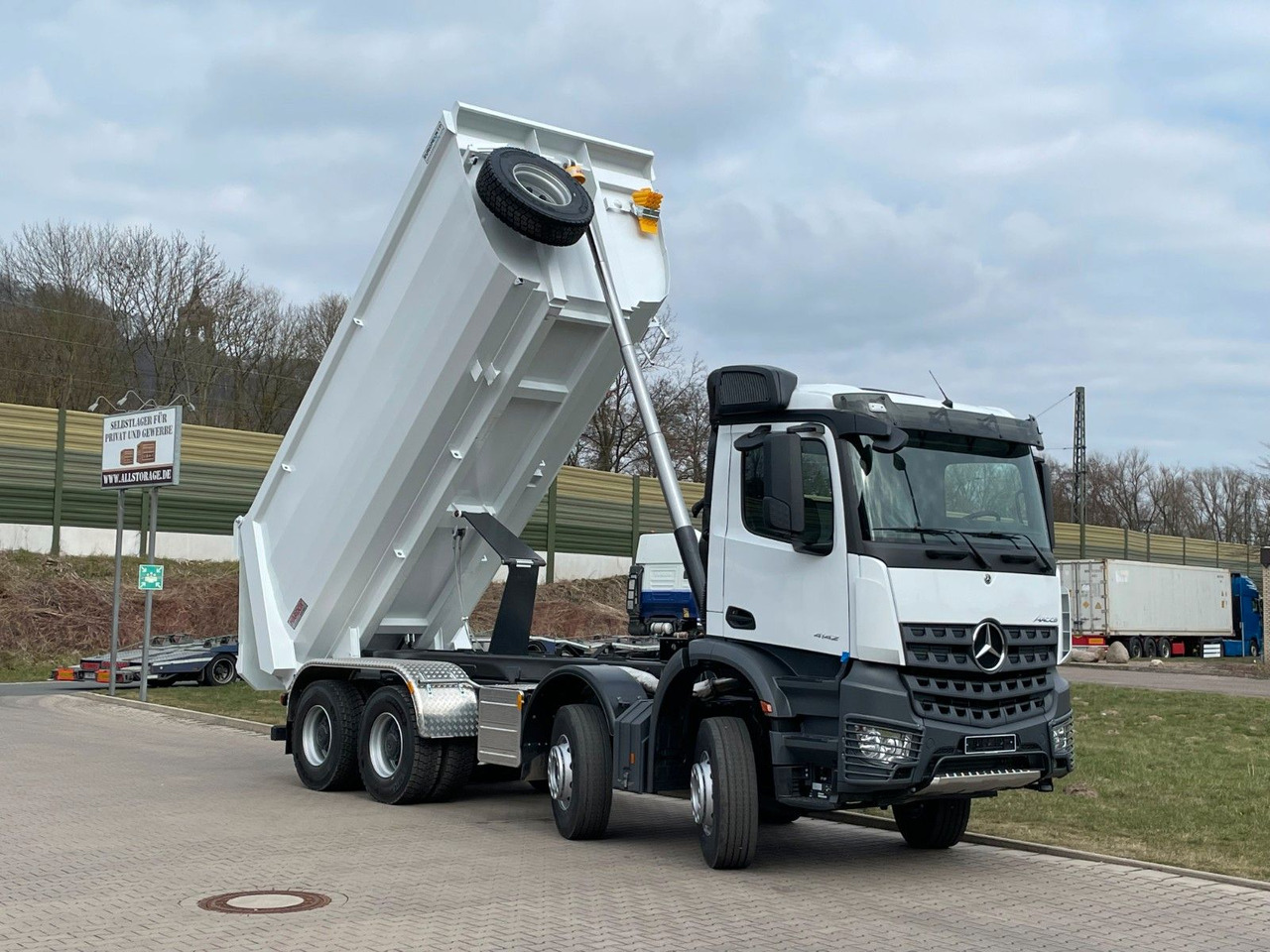 Zakup  Mercedes-Benz 4142 8X4  Mulden-  Kipper -  EuromixMTP Mercedes-Benz 4142 8X4  Mulden-  Kipper -  EuromixMTP: slika Zakup  Mercedes-Benz 4142 8X4  Mulden-  Kipper -  EuromixMTP Mercedes-Benz 4142 8X4  Mulden-  Kipper -  EuromixMTP