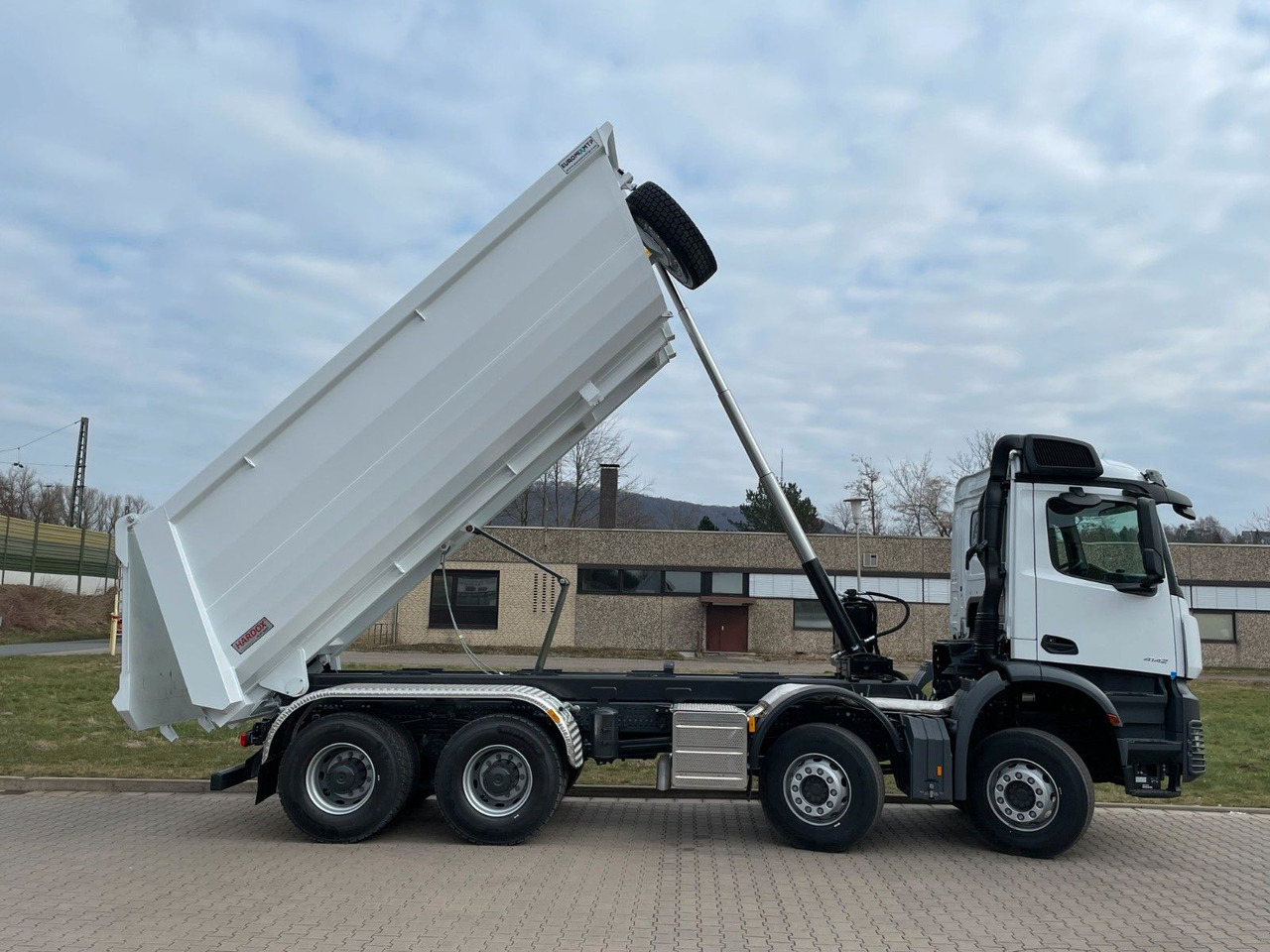 Zakup  Mercedes-Benz 4142 8X4  Mulden-  Kipper -  EuromixMTP Mercedes-Benz 4142 8X4  Mulden-  Kipper -  EuromixMTP: slika Zakup  Mercedes-Benz 4142 8X4  Mulden-  Kipper -  EuromixMTP Mercedes-Benz 4142 8X4  Mulden-  Kipper -  EuromixMTP