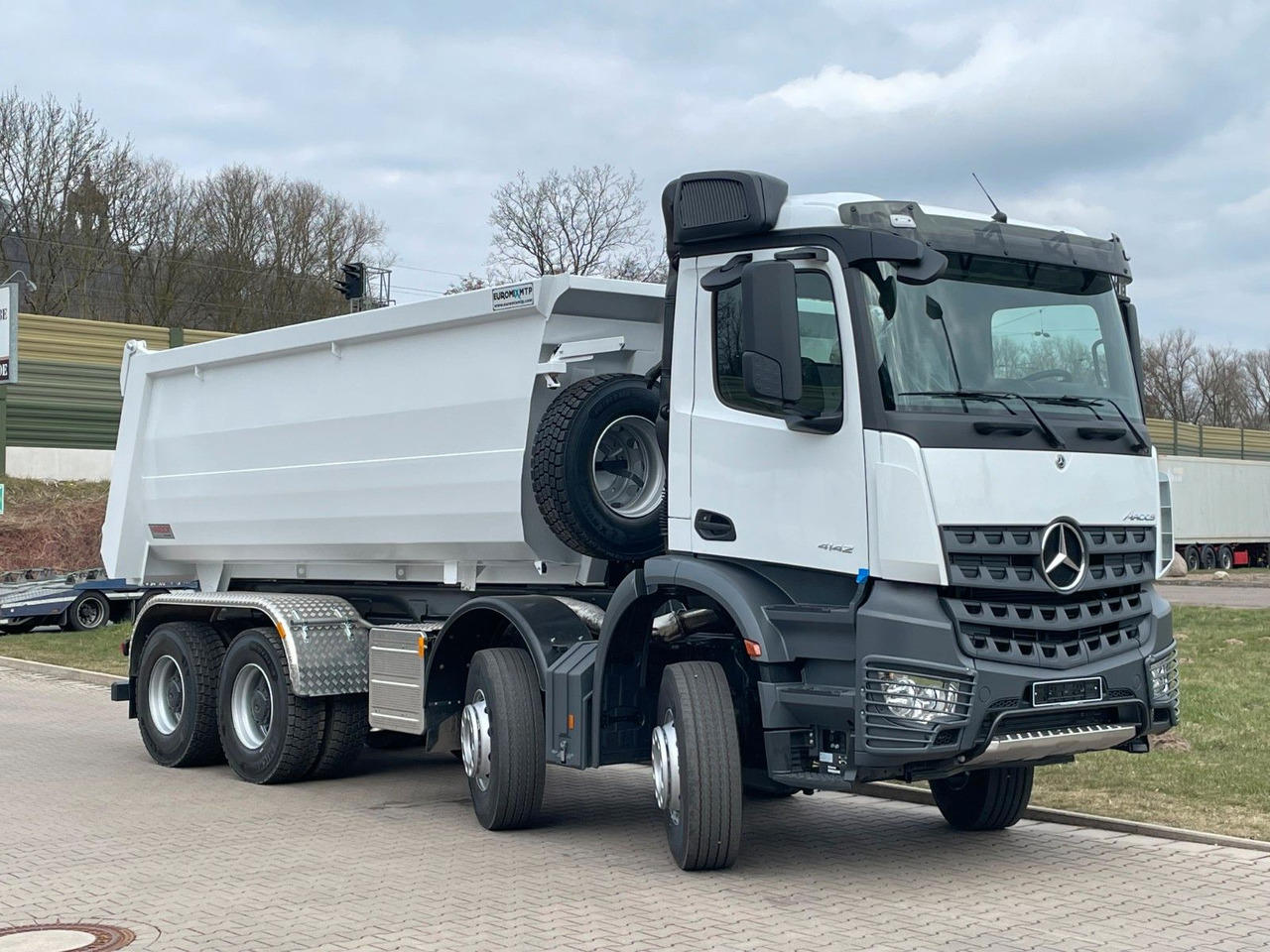 Zakup  Mercedes-Benz 4142 8X4  Mulden-  Kipper -  EuromixMTP Mercedes-Benz 4142 8X4  Mulden-  Kipper -  EuromixMTP: slika Zakup  Mercedes-Benz 4142 8X4  Mulden-  Kipper -  EuromixMTP Mercedes-Benz 4142 8X4  Mulden-  Kipper -  EuromixMTP