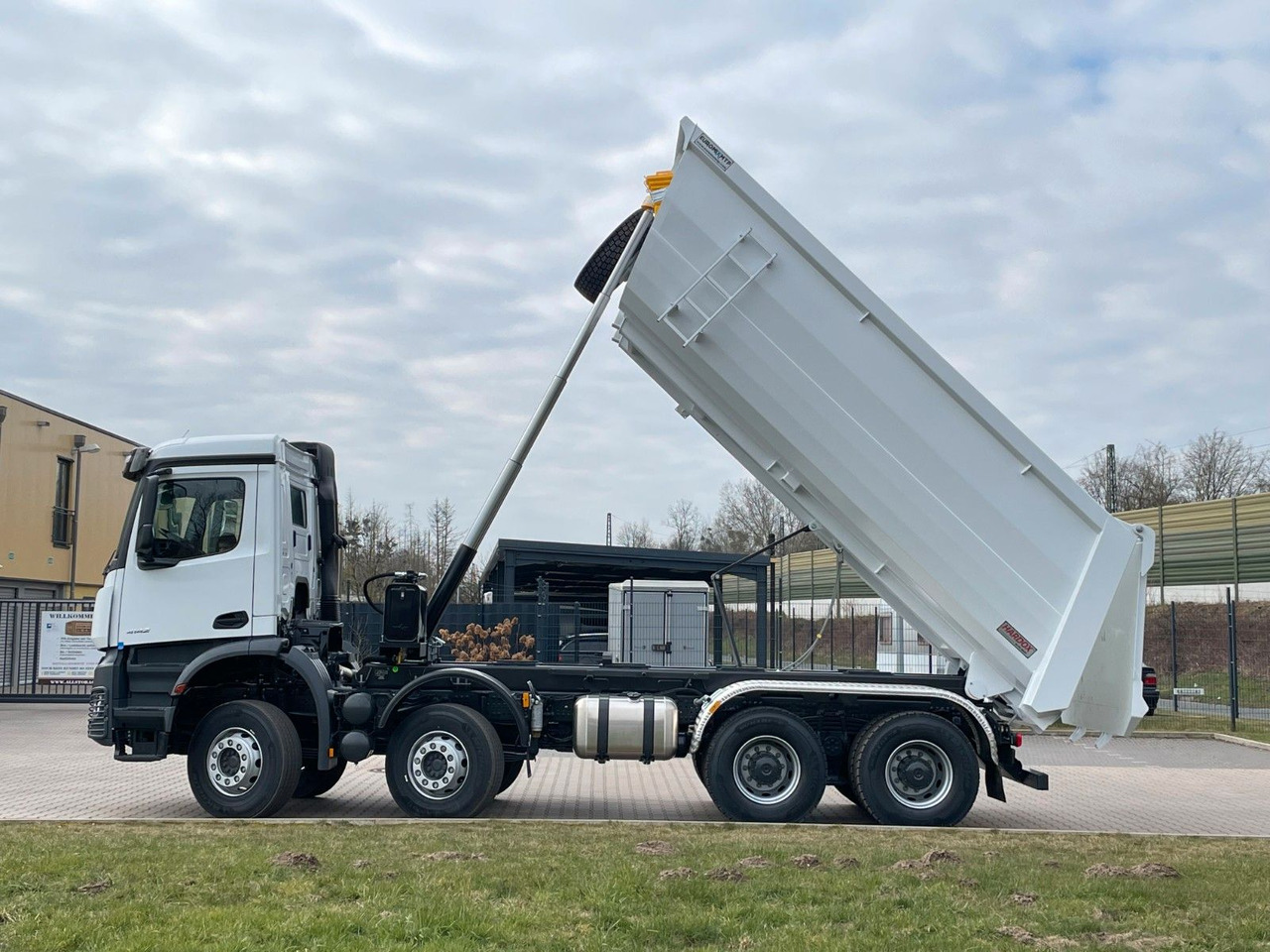 Zakup  Mercedes-Benz 4142 8X4  Mulden-  Kipper -  EuromixMTP Mercedes-Benz 4142 8X4  Mulden-  Kipper -  EuromixMTP: slika Zakup  Mercedes-Benz 4142 8X4  Mulden-  Kipper -  EuromixMTP Mercedes-Benz 4142 8X4  Mulden-  Kipper -  EuromixMTP
