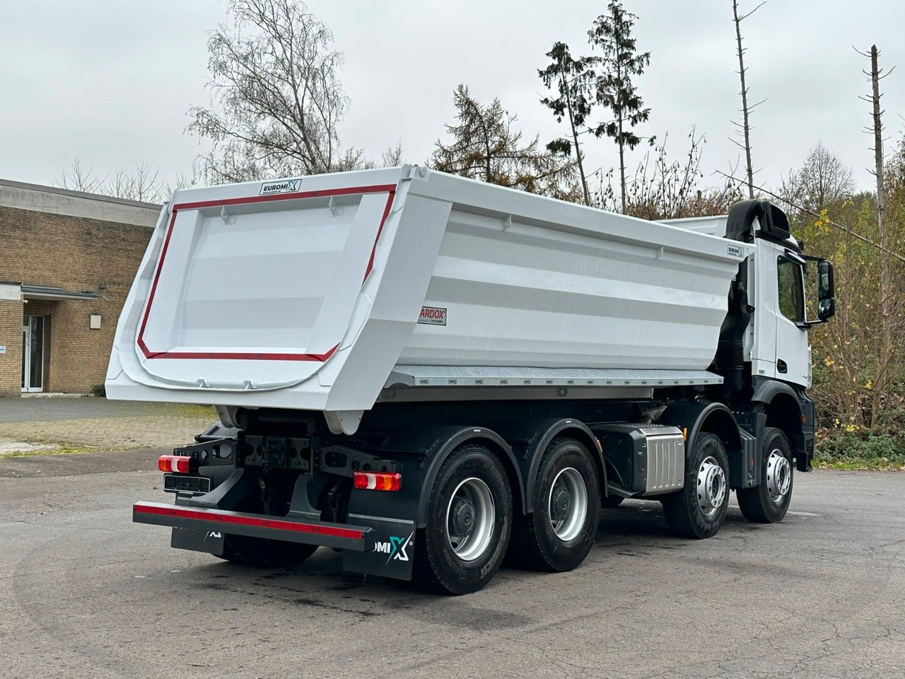 Mercedes-Benz AROCS 5 4145 8X4 E6e EuromixMTP 18m³ Kipper - Kiper: slika Mercedes-Benz AROCS 5 4145 8X4 E6e EuromixMTP 18m³ Kipper - Kiper Mercedes-Benz AROCS 5 4145 8X4 E6e EuromixMTP 18m³ Kipper - Kiper: slika Mercedes-Benz AROCS 5 4145 8X4 E6e EuromixMTP 18m³ Kipper - Kiper