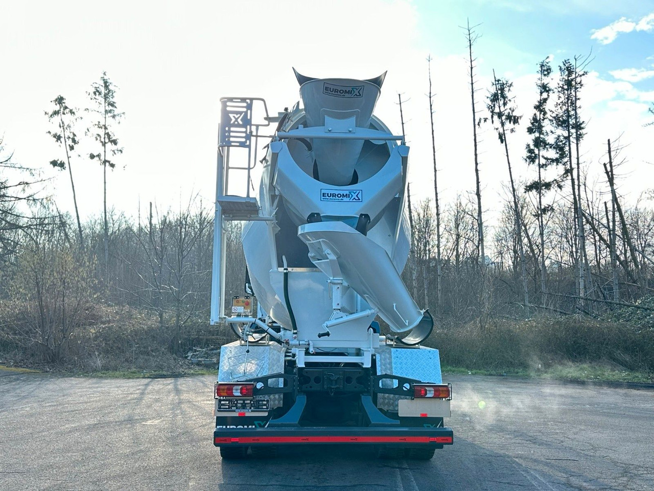 Mercedes-Benz Arocs 5 3743 8X4 / Euro6e EuromixMTP EM 10 L - Automješalica: slika Mercedes-Benz Arocs 5 3743 8X4 / Euro6e EuromixMTP EM 10 L - Automješalica Mercedes-Benz Arocs 5 3743 8X4 / Euro6e EuromixMTP EM 10 L - Automješalica: slika Mercedes-Benz Arocs 5 3743 8X4 / Euro6e EuromixMTP EM 10 L - Automješalica