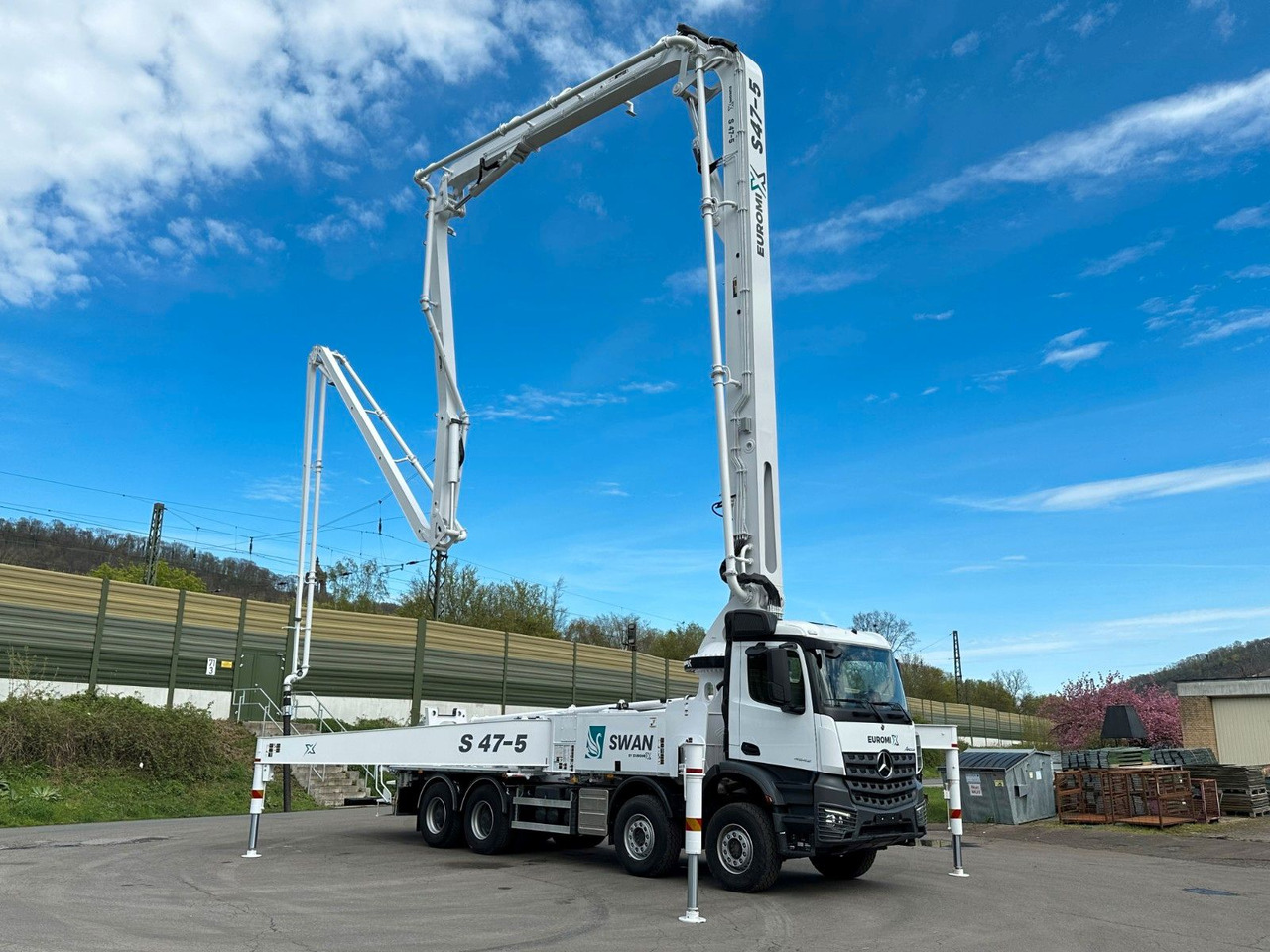 Automješalica Mercedes-Benz Arocs 5 4542 8x4 SWAN TSP 47-5 160RZ ( 47m ): slika Automješalica Mercedes-Benz Arocs 5 4542 8x4 SWAN TSP 47-5 160RZ ( 47m )
