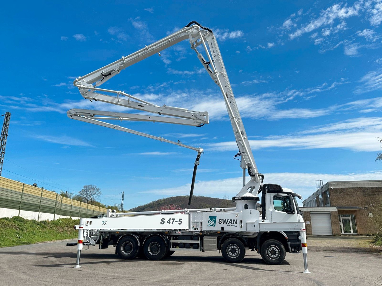 Automješalica Mercedes-Benz Arocs 5 4542 8x4 SWAN TSP 47-5 160RZ ( 47m ): slika Automješalica Mercedes-Benz Arocs 5 4542 8x4 SWAN TSP 47-5 160RZ ( 47m )