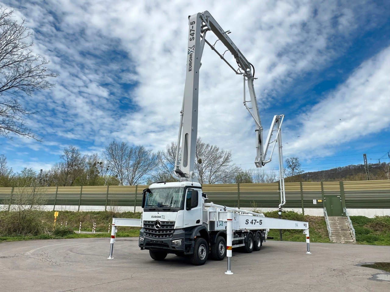Mercedes-Benz Arocs 5 4542 8x4 SWAN TSP 47-5 160RZ ( 47m ) - Beton pumpa: slika Mercedes-Benz Arocs 5 4542 8x4 SWAN TSP 47-5 160RZ ( 47m ) - Beton pumpa Mercedes-Benz Arocs 5 4542 8x4 SWAN TSP 47-5 160RZ ( 47m ) - Beton pumpa: slika Mercedes-Benz Arocs 5 4542 8x4 SWAN TSP 47-5 160RZ ( 47m ) - Beton pumpa