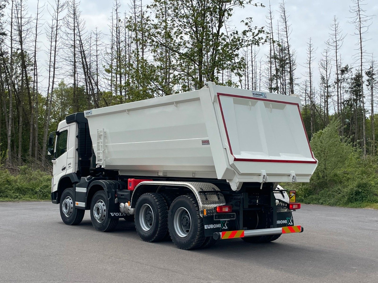 Volvo FMX 460 8x4 EuromixMTP EMK 20m³ Mulden Kipper - Kiper: slika Volvo FMX 460 8x4 EuromixMTP EMK 20m³ Mulden Kipper - Kiper Volvo FMX 460 8x4 EuromixMTP EMK 20m³ Mulden Kipper - Kiper: slika Volvo FMX 460 8x4 EuromixMTP EMK 20m³ Mulden Kipper - Kiper