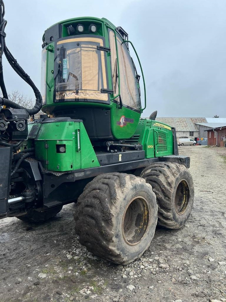 John Deere 1010 E - Forvarder: slika John Deere 1010 E - Forvarder John Deere 1010 E - Forvarder: slika John Deere 1010 E - Forvarder