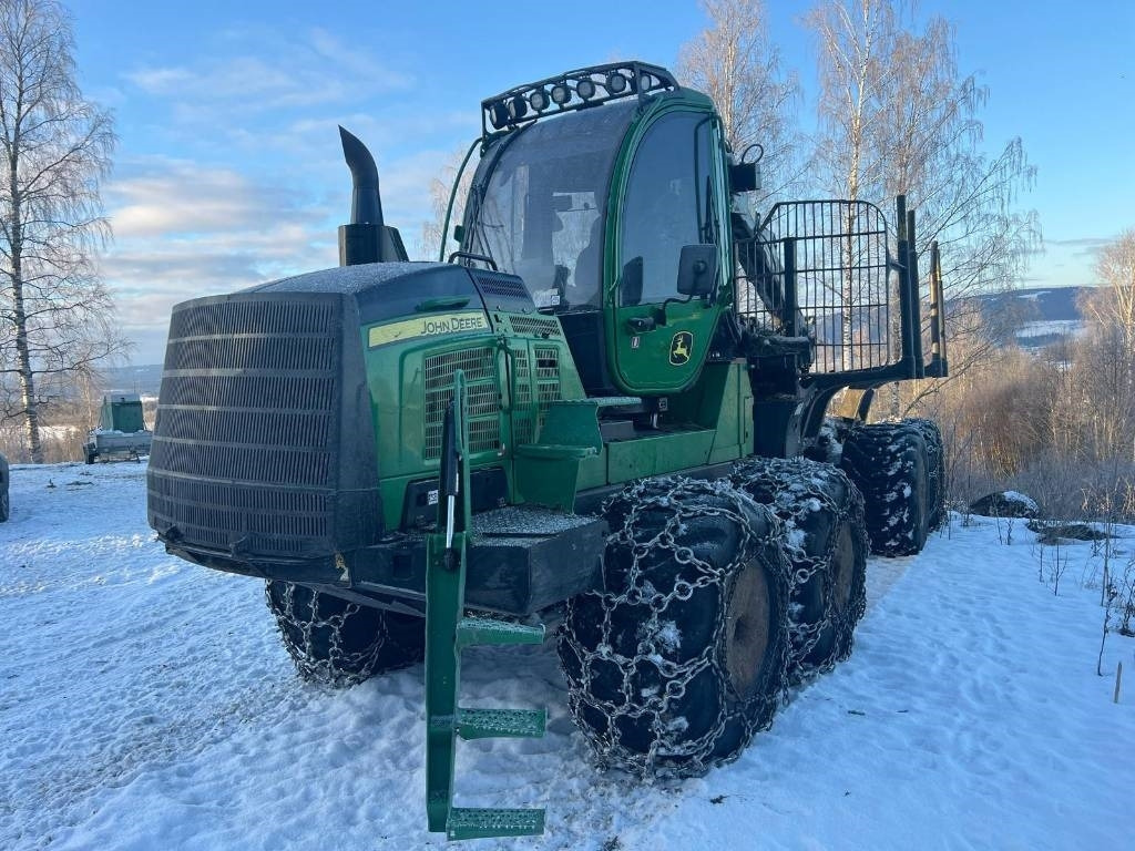 John Deere 1110 G - Forvarder: slika John Deere 1110 G - Forvarder John Deere 1110 G - Forvarder: slika John Deere 1110 G - Forvarder