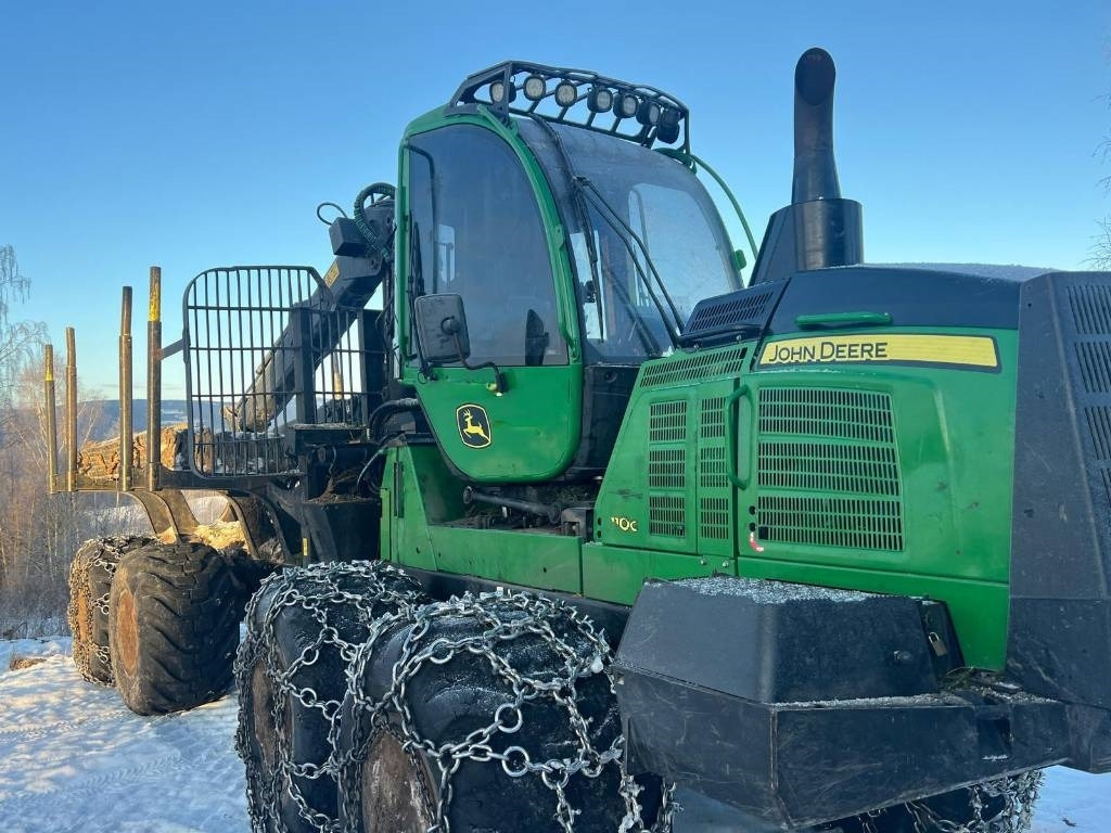 John Deere 1110 G - Forvarder: slika John Deere 1110 G - Forvarder John Deere 1110 G - Forvarder: slika John Deere 1110 G - Forvarder