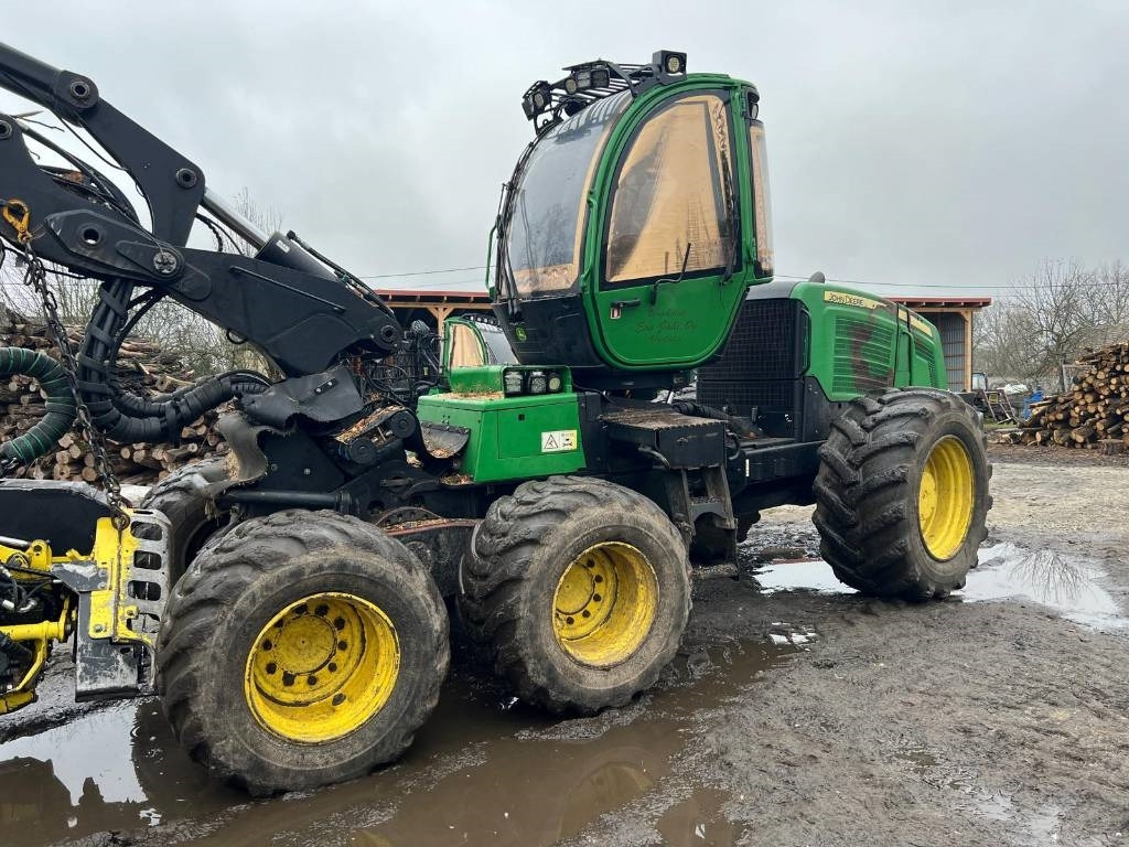 John Deere 1170 E - Kombajn za šumarstvo: slika John Deere 1170 E - Kombajn za šumarstvo John Deere 1170 E - Kombajn za šumarstvo: slika John Deere 1170 E - Kombajn za šumarstvo