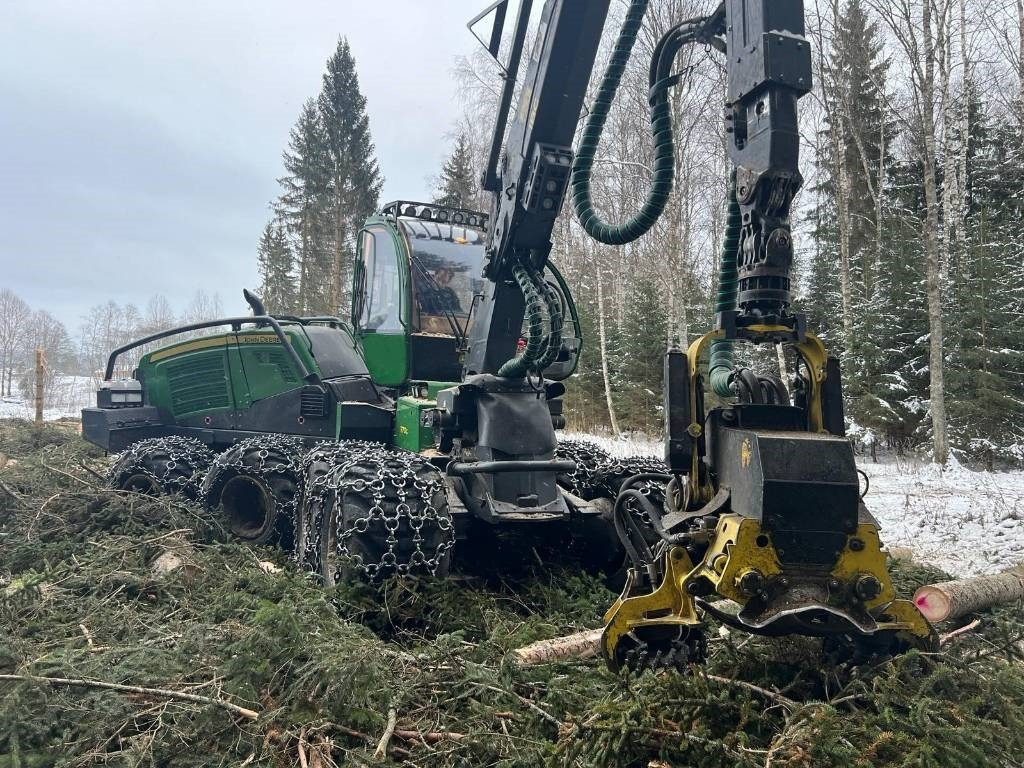 John Deere 1170G - Kombajn za šumarstvo: slika John Deere 1170G - Kombajn za šumarstvo John Deere 1170G - Kombajn za šumarstvo: slika John Deere 1170G - Kombajn za šumarstvo