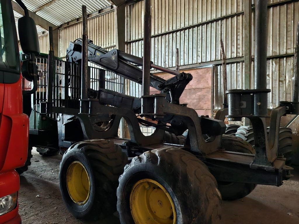 Forvarder John Deere 1510 E: slika Forvarder John Deere 1510 E