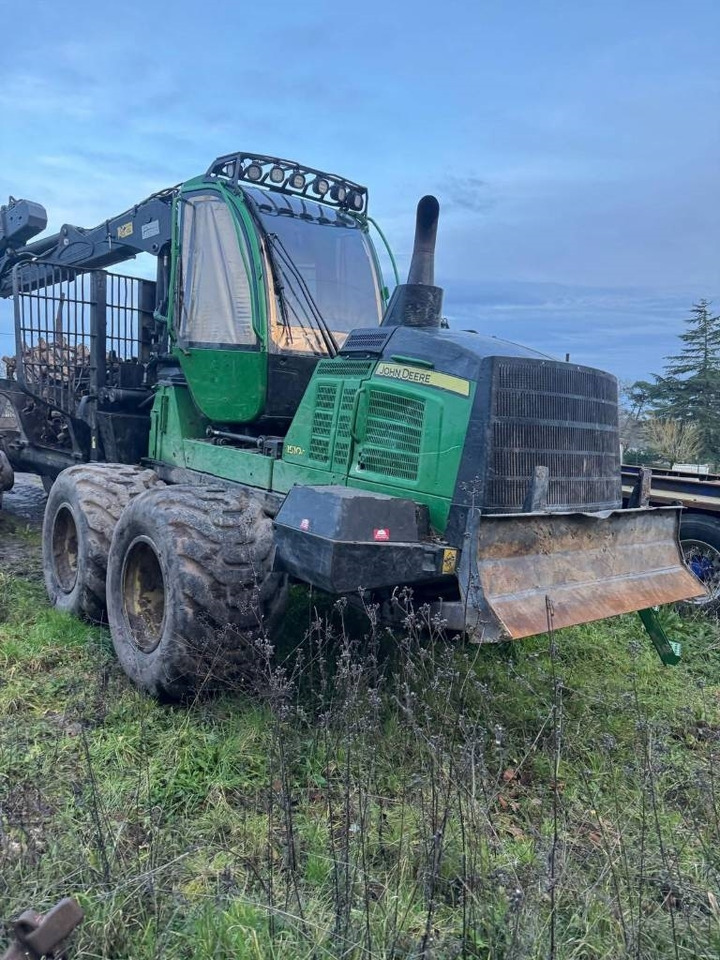 John Deere 1510G - Forvarder: slika John Deere 1510G - Forvarder John Deere 1510G - Forvarder: slika John Deere 1510G - Forvarder