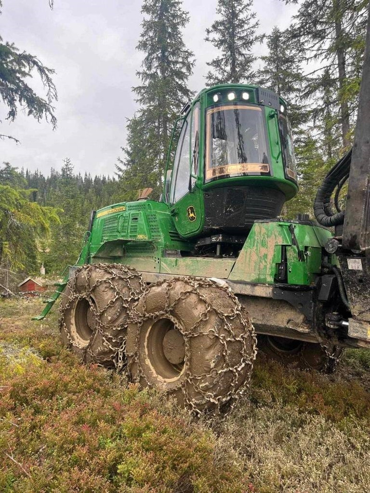 John Deere 1910G - Forvarder: slika John Deere 1910G - Forvarder John Deere 1910G - Forvarder: slika John Deere 1910G - Forvarder