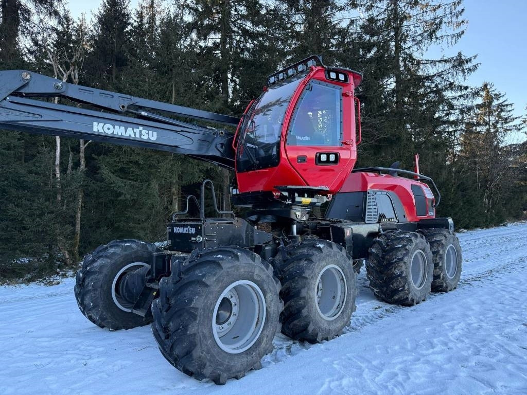 Komatsu 931 XC - Kombajn za šumarstvo: slika Komatsu 931 XC - Kombajn za šumarstvo Komatsu 931 XC - Kombajn za šumarstvo: slika Komatsu 931 XC - Kombajn za šumarstvo