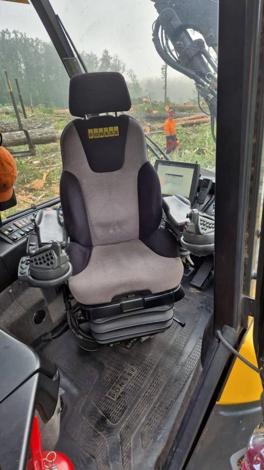 Kombajn za šumarstvo Ponsse Ergo 6W: slika Kombajn za šumarstvo Ponsse Ergo 6W