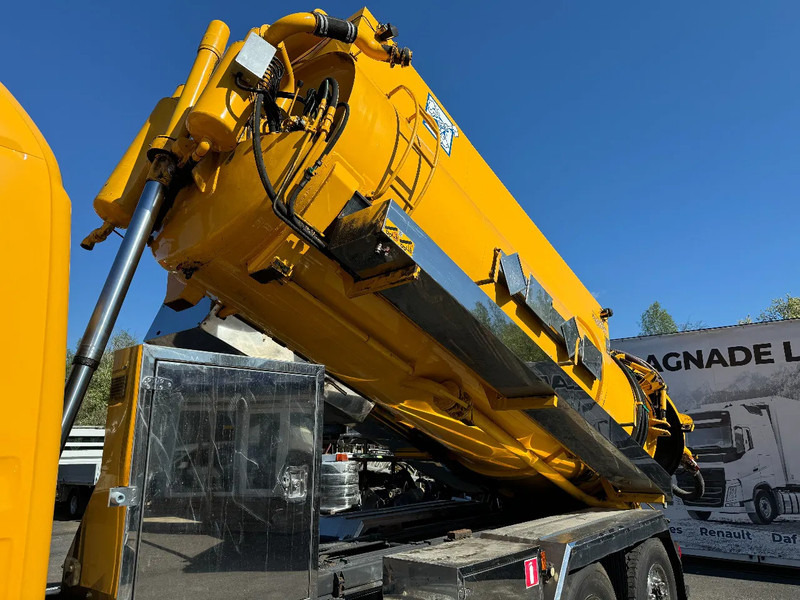 Scania P400 ADR, Combi Vacuum/Pressure 14m3 (2+4+8), 2009 - Vakum kamion: slika Scania P400 ADR, Combi Vacuum/Pressure 14m3 (2+4+8), 2009 - Vakum kamion Scania P400 ADR, Combi Vacuum/Pressure 14m3 (2+4+8), 2009 - Vakum kamion: slika Scania P400 ADR, Combi Vacuum/Pressure 14m3 (2+4+8), 2009 - Vakum kamion