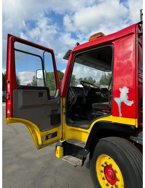 Vakum kamion Volvo FL 10.320 4x2, Tipper 12m3 Sludge & Flushing Truck, with remote control, YM: 1990: slika Vakum kamion Volvo FL 10.320 4x2, Tipper 12m3 Sludge & Flushing Truck, with remote control, YM: 1990