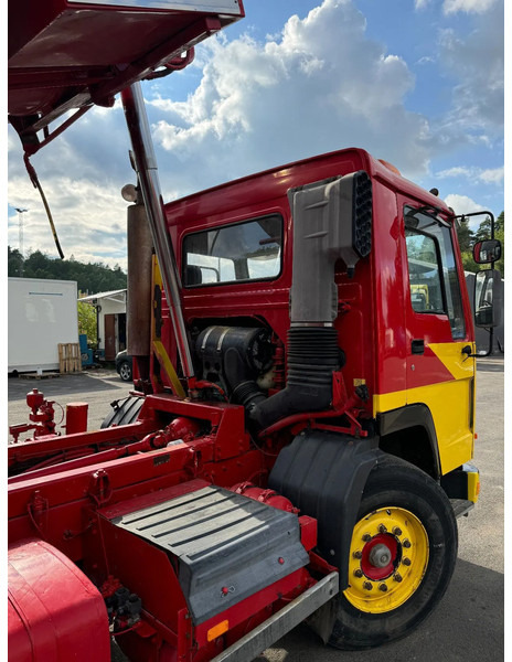 Vakum kamion Volvo FL 10.320 4x2, Tipper 12m3 Sludge & Flushing Truck, with remote control, YM: 1990: slika Vakum kamion Volvo FL 10.320 4x2, Tipper 12m3 Sludge & Flushing Truck, with remote control, YM: 1990