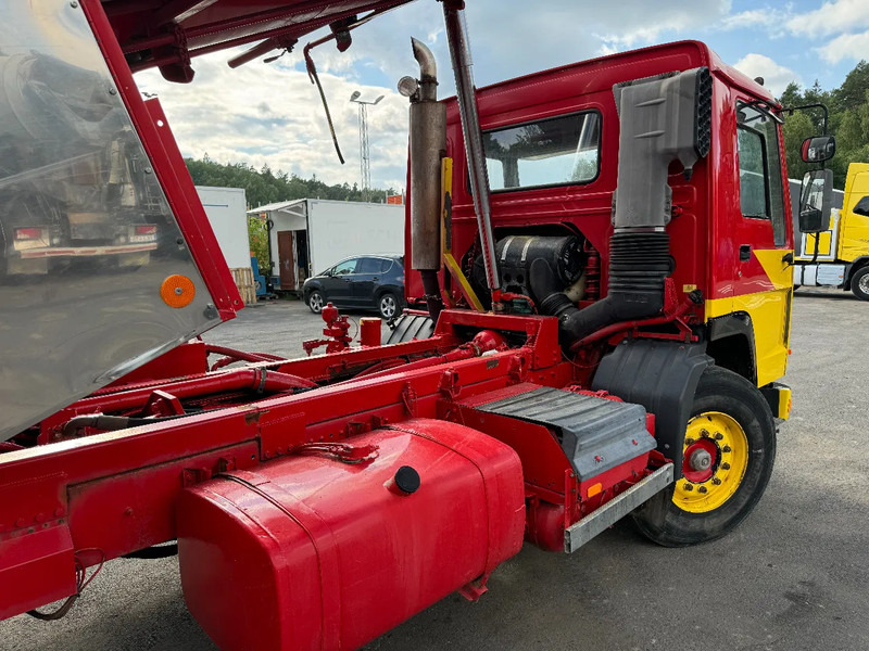 Vakum kamion Volvo FL 10.320 4x2, Tipper 12m3 Sludge & Flushing Truck, with remote control, YM: 1990: slika Vakum kamion Volvo FL 10.320 4x2, Tipper 12m3 Sludge & Flushing Truck, with remote control, YM: 1990