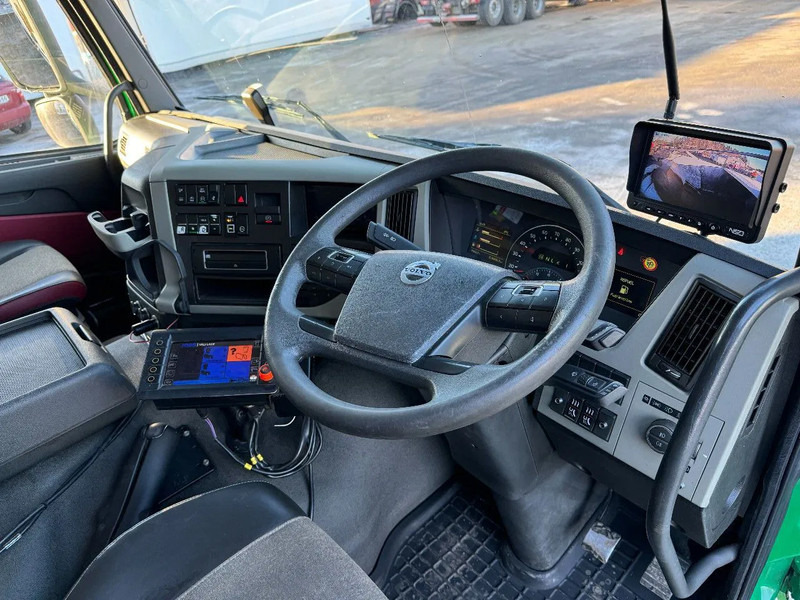 Kamion za odvoz smeća Volvo FM 330 RHD, 2-compart, & tipper, 2014: slika Kamion za odvoz smeća Volvo FM 330 RHD, 2-compart, & tipper, 2014