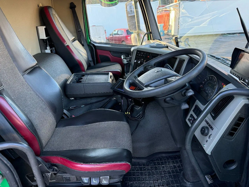 Kamion za odvoz smeća Volvo FM 330 RHD, 2-compart, & tipper, 2014: slika Kamion za odvoz smeća Volvo FM 330 RHD, 2-compart, & tipper, 2014