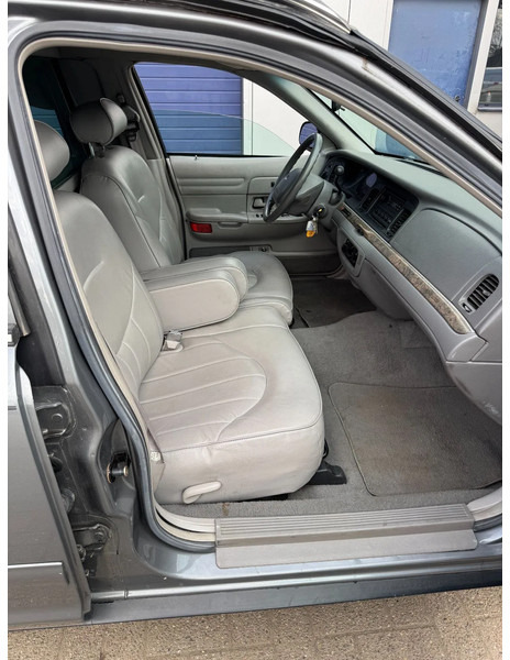 Automobil Ford VICTORIA CROWN **CORBILLARD-HEARSE-BESTATTUNGSWAGEN**: slika Automobil Ford VICTORIA CROWN **CORBILLARD-HEARSE-BESTATTUNGSWAGEN**