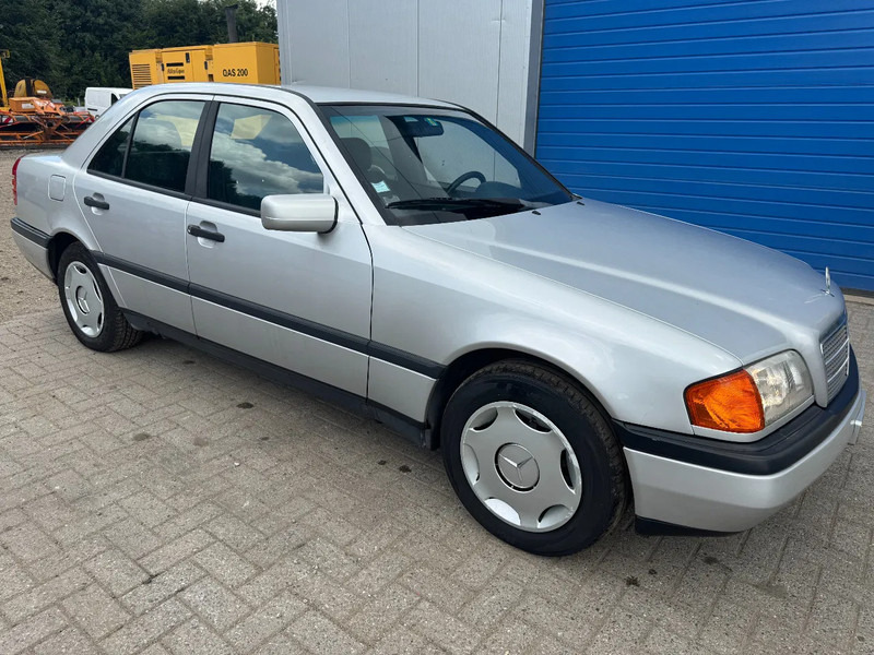 Mercedes-Benz C-Klasse **C250DIESEL+AIRCO** - Limuzina: slika Mercedes-Benz C-Klasse **C250DIESEL+AIRCO** - Limuzina Mercedes-Benz C-Klasse **C250DIESEL+AIRCO** - Limuzina: slika Mercedes-Benz C-Klasse **C250DIESEL+AIRCO** - Limuzina