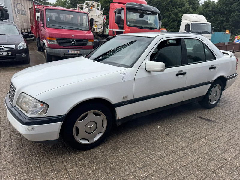 Mercedes-Benz C-Klasse **C250DIESEL** - Limuzina: slika Mercedes-Benz C-Klasse **C250DIESEL** - Limuzina Mercedes-Benz C-Klasse **C250DIESEL** - Limuzina: slika Mercedes-Benz C-Klasse **C250DIESEL** - Limuzina