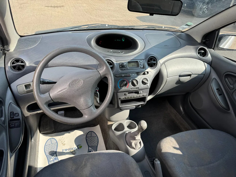 Hatchback Toyota Yaris **PETROL-AIRCO**: slika Hatchback Toyota Yaris **PETROL-AIRCO**