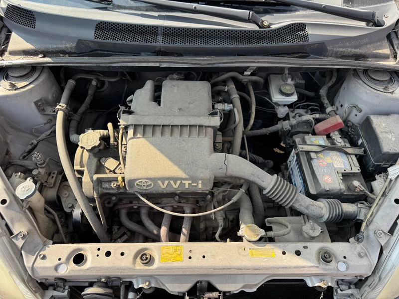 Hatchback Toyota Yaris **PETROL-AIRCO**: slika Hatchback Toyota Yaris **PETROL-AIRCO**