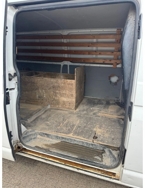 Volkswagen Transporter **2,0-AC-KLIMA** - Mali kombi: slika Volkswagen Transporter **2,0-AC-KLIMA** - Mali kombi Volkswagen Transporter **2,0-AC-KLIMA** - Mali kombi: slika Volkswagen Transporter **2,0-AC-KLIMA** - Mali kombi