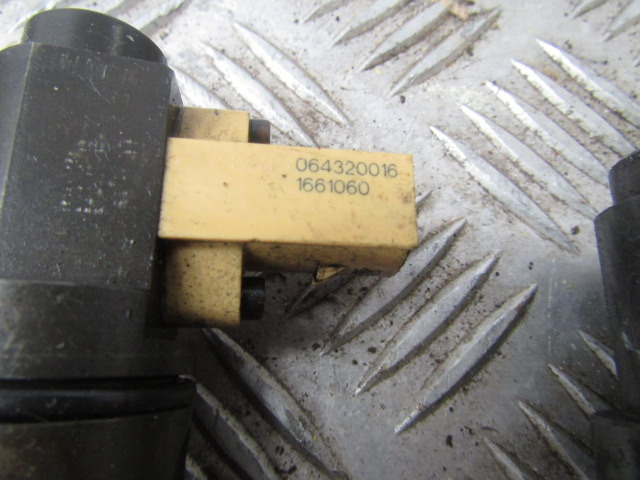 DAF CF 85 EURO 5 INJECTORS P/NO 1661060 - Upravljačka jedinica (ECU) za Kamion: slika DAF CF 85 EURO 5 INJECTORS P/NO 1661060 - Upravljačka jedinica (ECU) za Kamion DAF CF 85 EURO 5 INJECTORS P/NO 1661060 - Upravljačka jedinica (ECU) za Kamion: slika DAF CF 85 EURO 5 INJECTORS P/NO 1661060 - Upravljačka jedinica (ECU) za Kamion