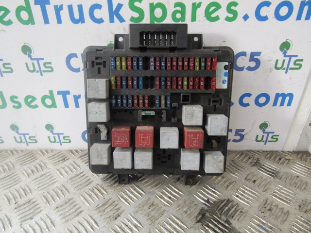 DAF CF65 FUSEBOARD 151023 020406 - Električni sustav za Kamion: slika DAF CF65 FUSEBOARD 151023 020406 - Električni sustav za Kamion DAF CF65 FUSEBOARD 151023 020406 - Električni sustav za Kamion: slika DAF CF65 FUSEBOARD 151023 020406 - Električni sustav za Kamion