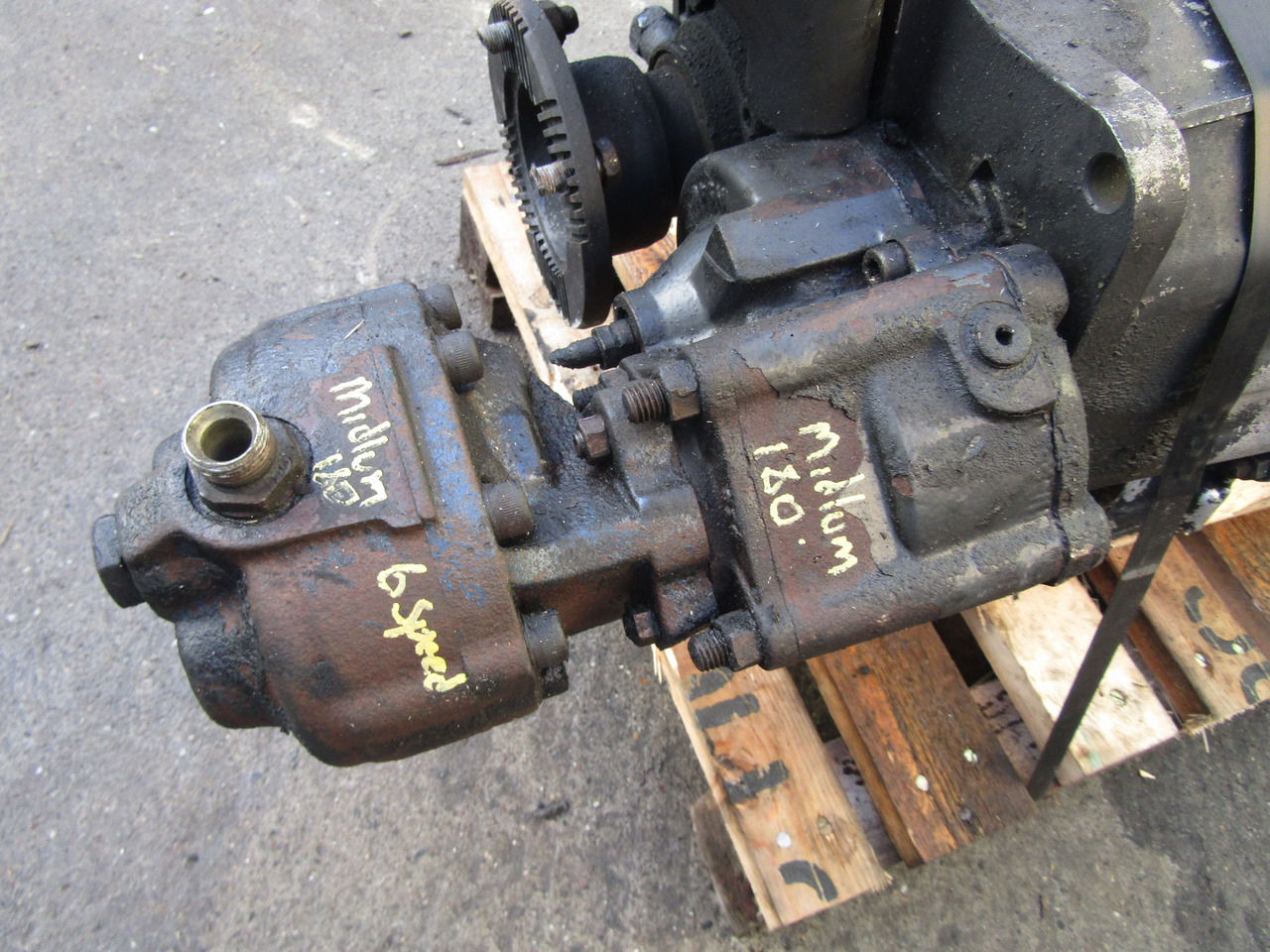 EATON 6 SPEED PTO (5206B GEARBOX) - Hidraulika za Kamion: slika EATON 6 SPEED PTO (5206B GEARBOX) - Hidraulika za Kamion EATON 6 SPEED PTO (5206B GEARBOX) - Hidraulika za Kamion: slika EATON 6 SPEED PTO (5206B GEARBOX) - Hidraulika za Kamion