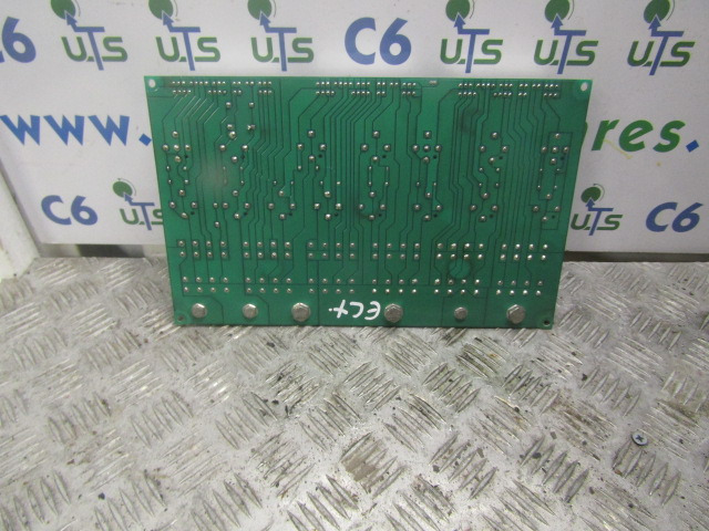 ERF ECX FUSEBOARD P/NO 414022-2 - Električni sustav za Kamion: slika ERF ECX FUSEBOARD P/NO 414022-2 - Električni sustav za Kamion ERF ECX FUSEBOARD P/NO 414022-2 - Električni sustav za Kamion: slika ERF ECX FUSEBOARD P/NO 414022-2 - Električni sustav za Kamion